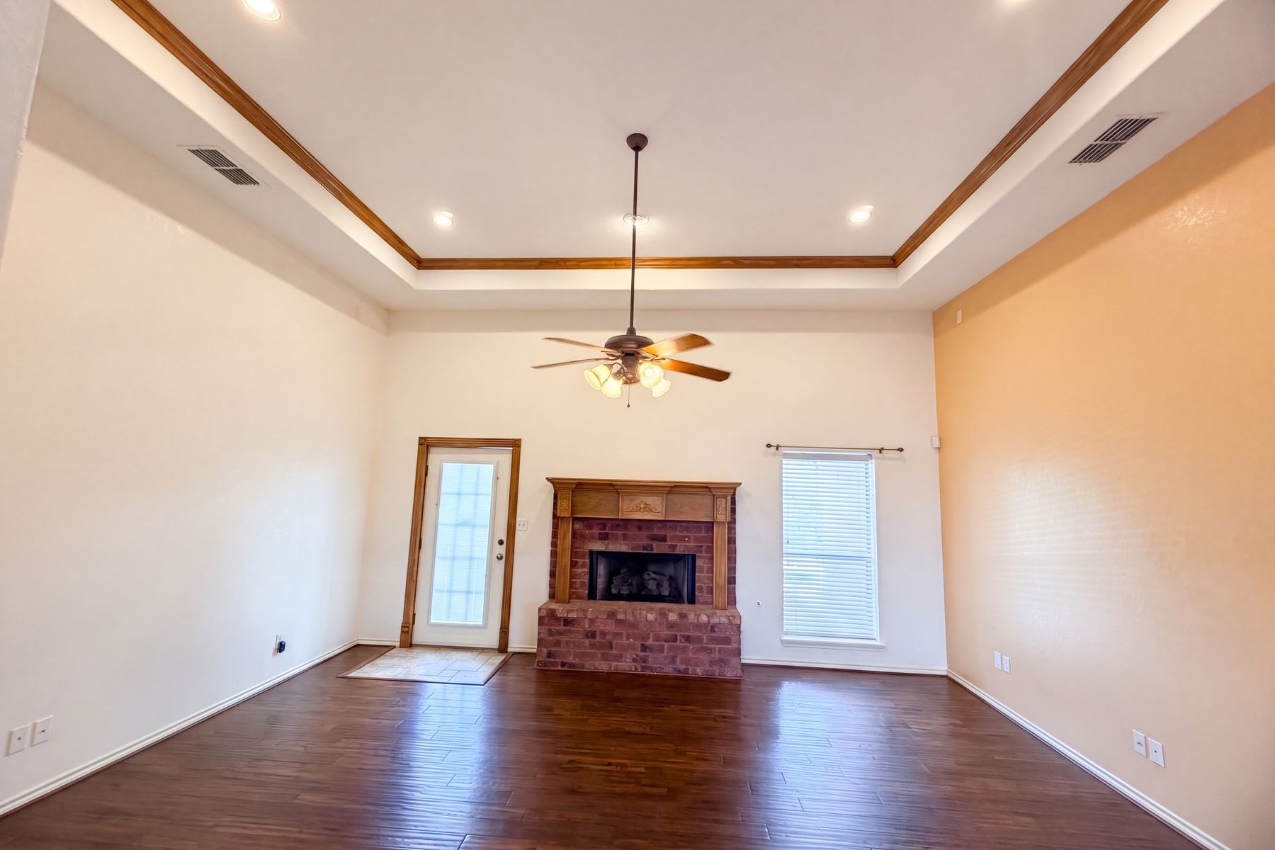 Property photo 3 of 14925 Beal Dr