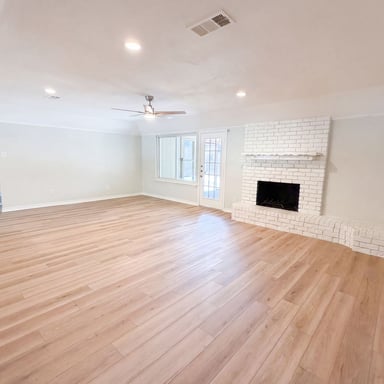 Property photo 3 of 940 Western Trl