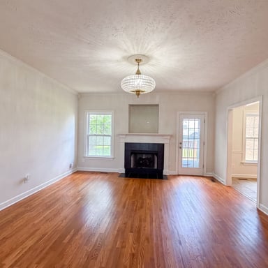 Property photo 3 of 1044 Laramie Ct