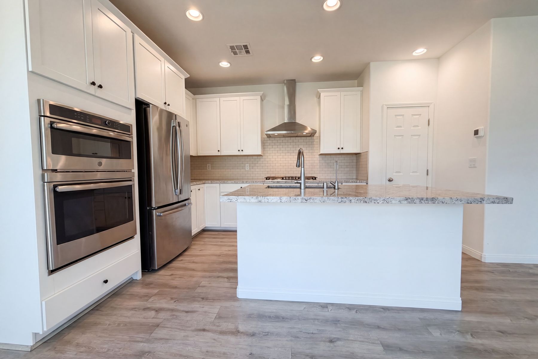Photo 2 of 22 of 6238 Ashley Hills Ave, Las Vegas, NV