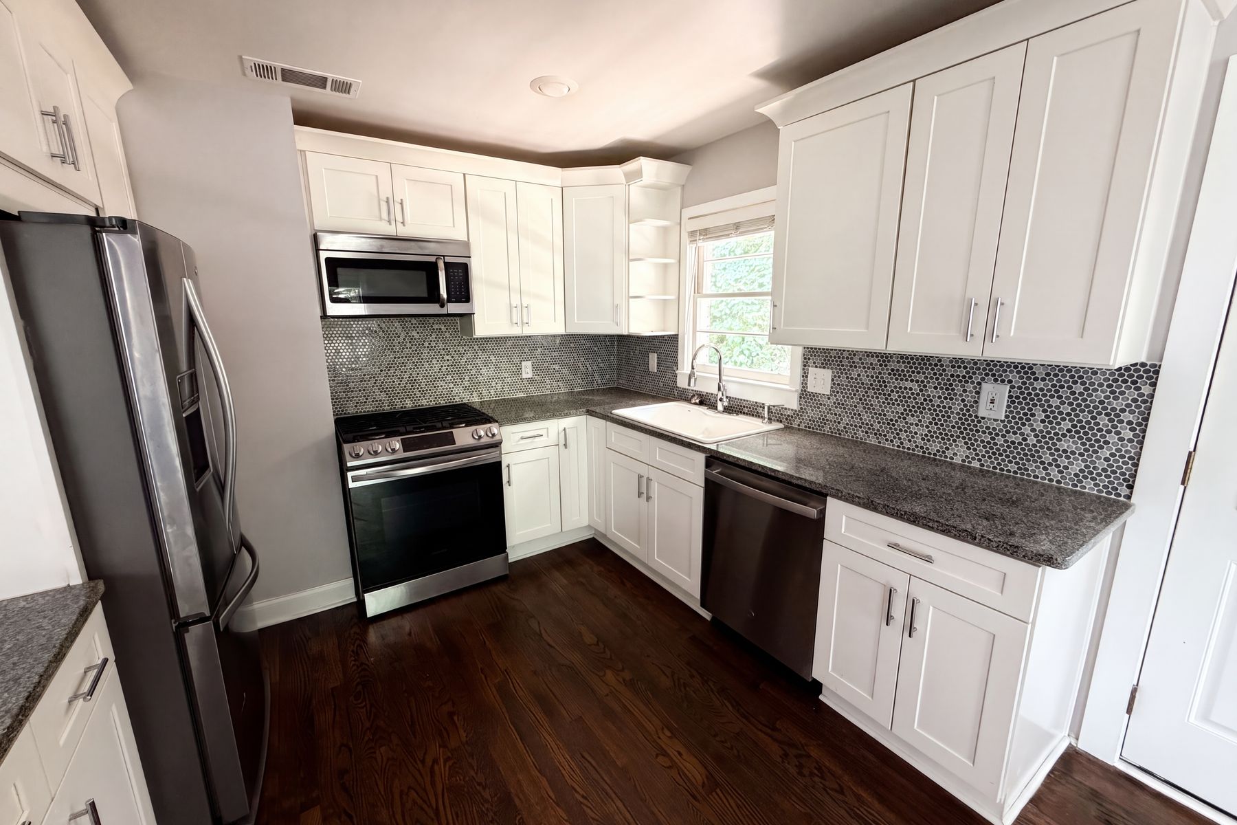 Photo 2 of 26 of 2336 Nesbitt Dr NE, Brookhaven, GA