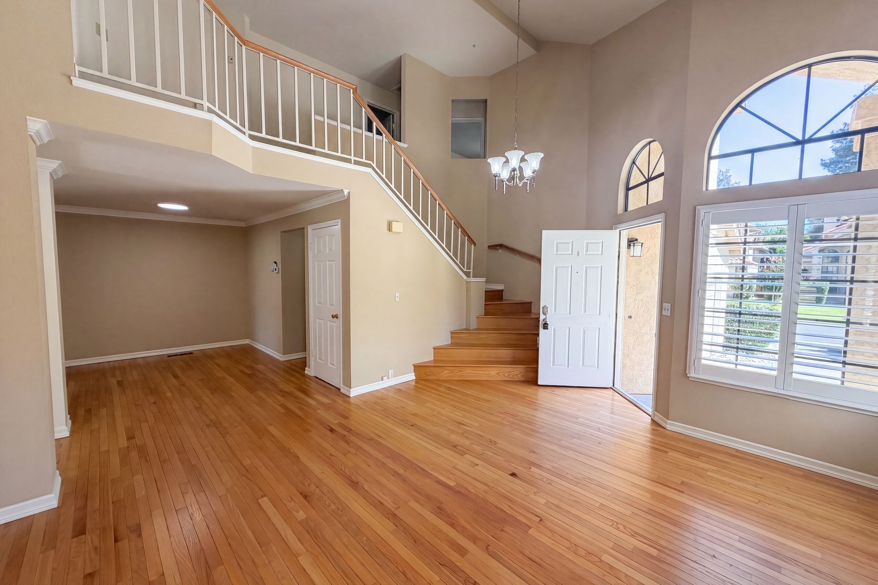Property photo 3 of 4811 Kimberley Cmn