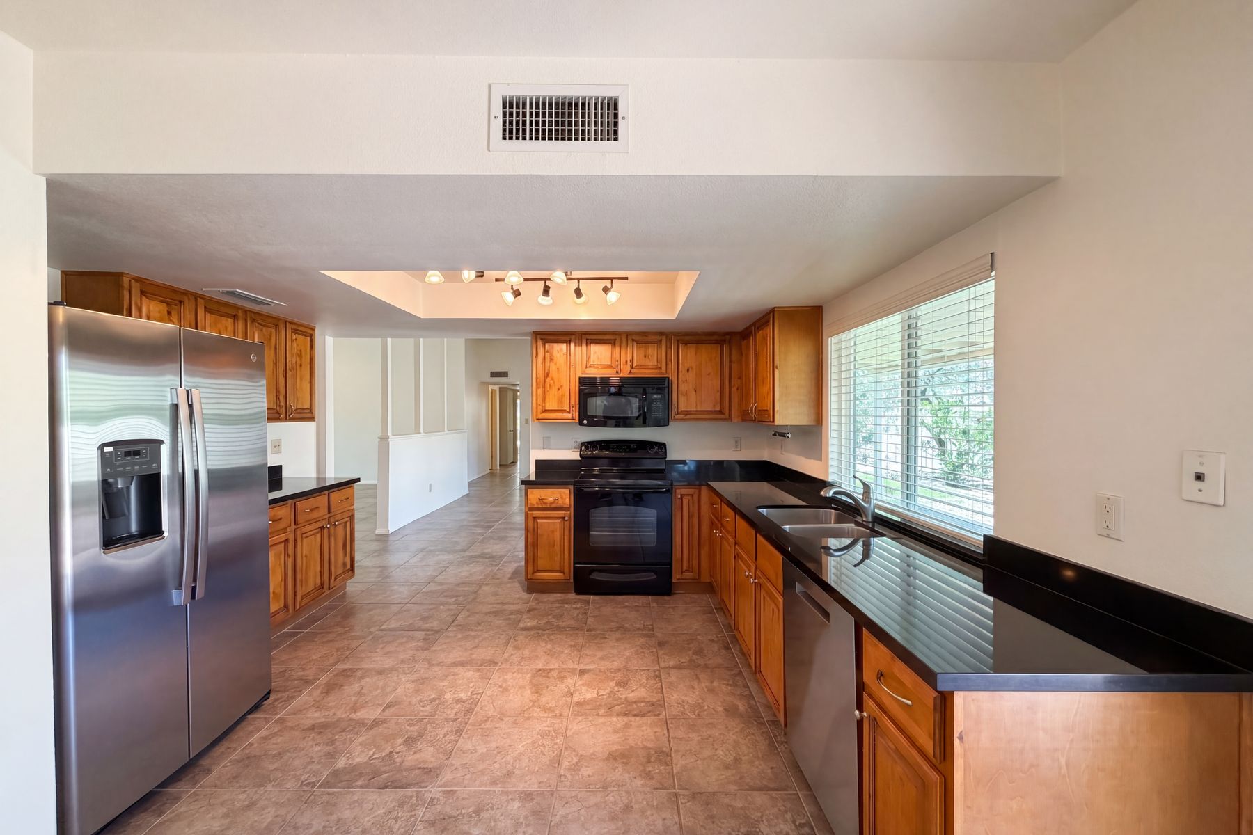 Photo 2 of 24 of 2346 E Mescal St, Phoenix, AZ