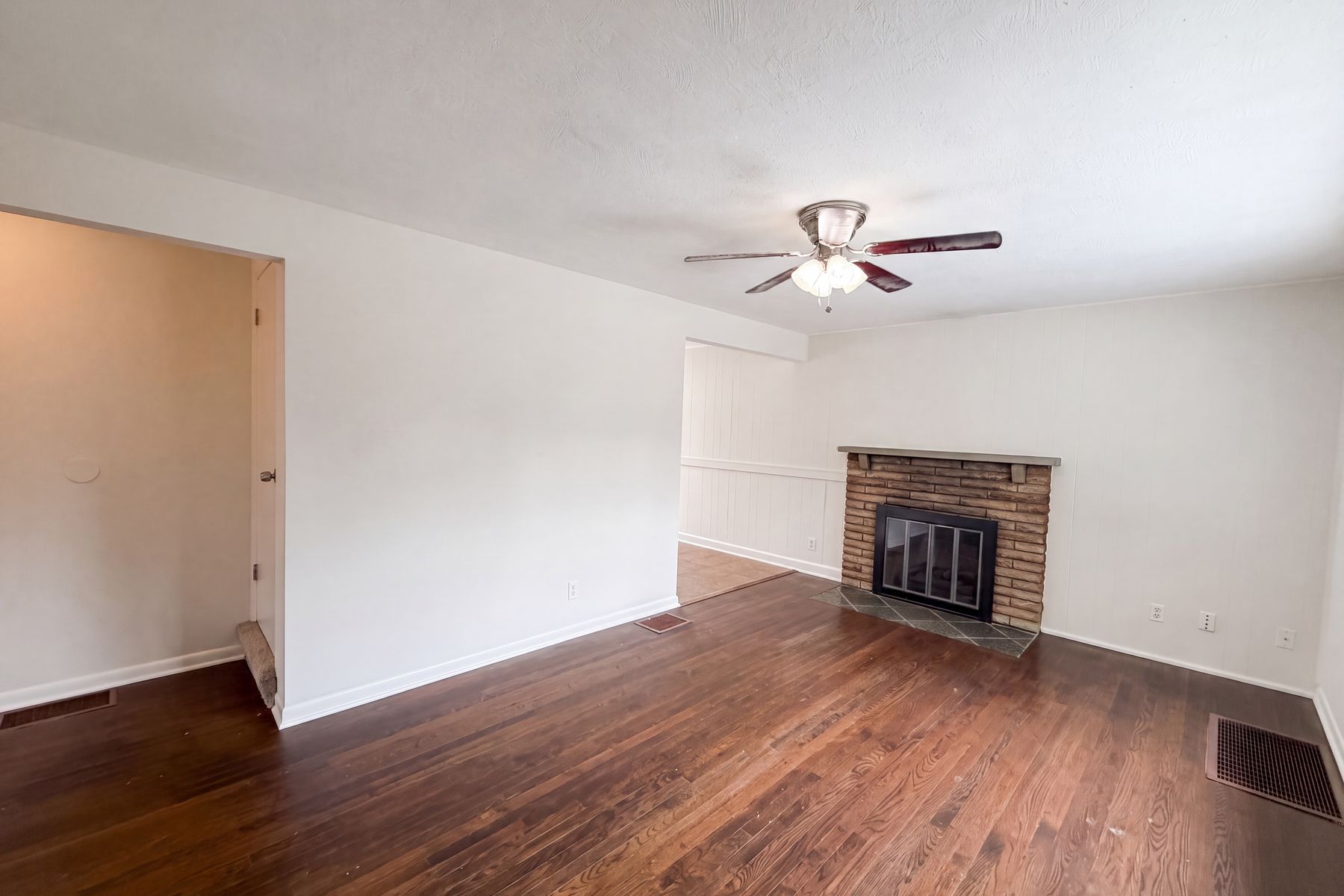 Property photo 3 of 651 Raleigh Dr