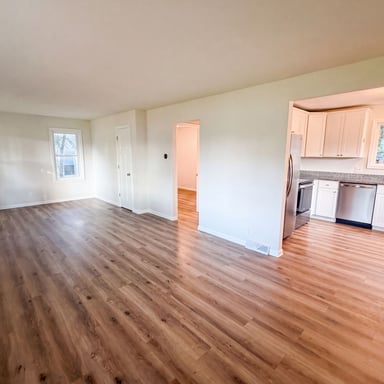 Property photo 3 of 2084 Hillview Rd