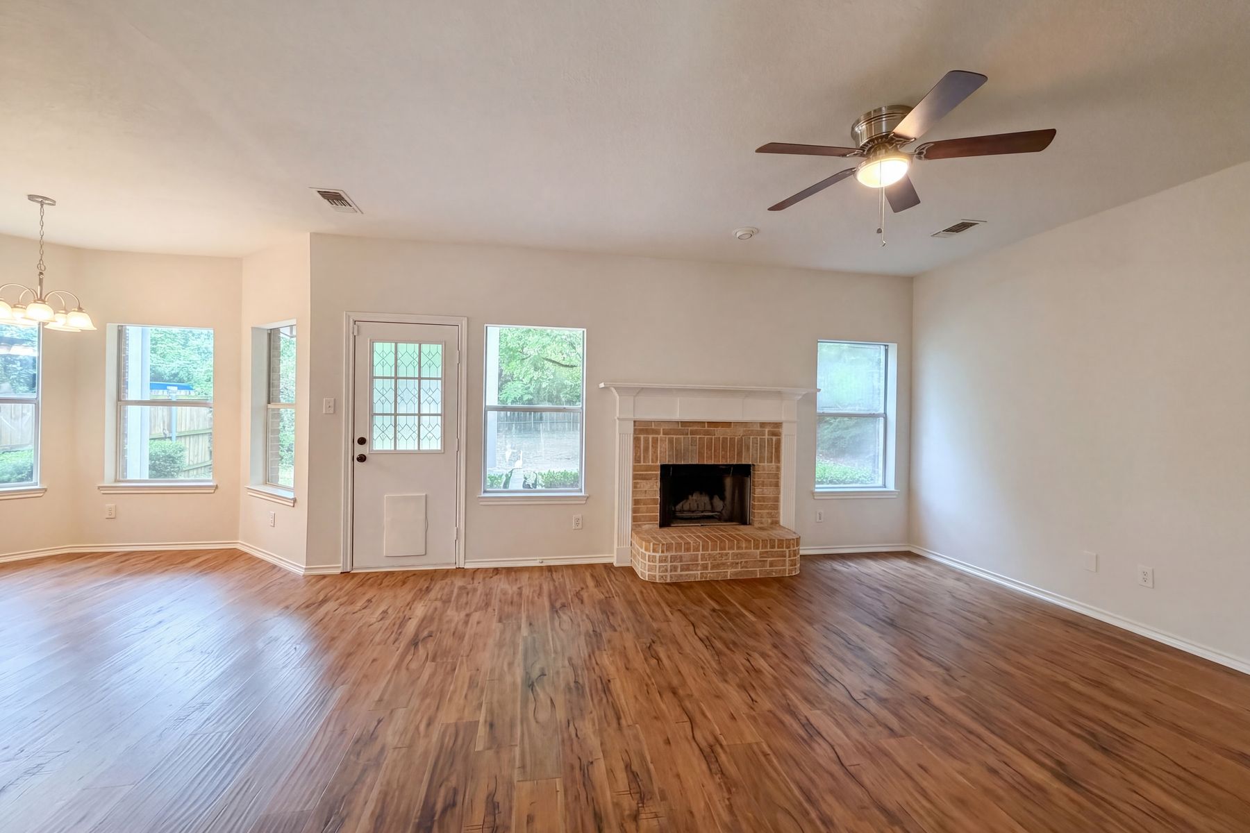 Property photo 3 of 6218 Kingswood Dr