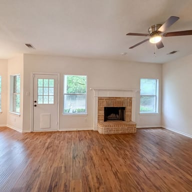 Property photo 3 of 6218 Kingswood Dr