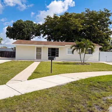 Property photo 1 of 4403 NW 202nd St