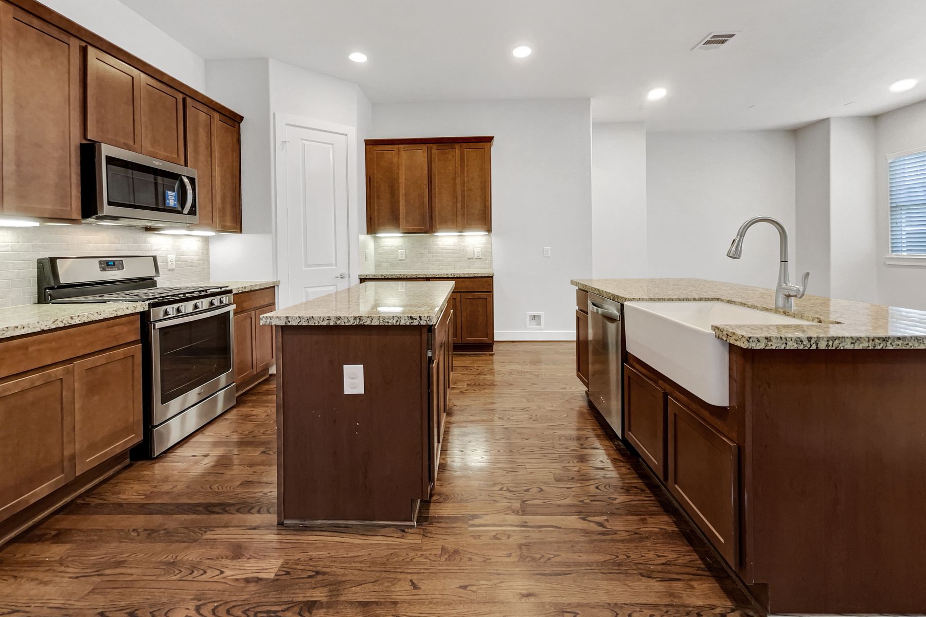 Photo 2 of 19 of 6625 Letein St, Houston, TX