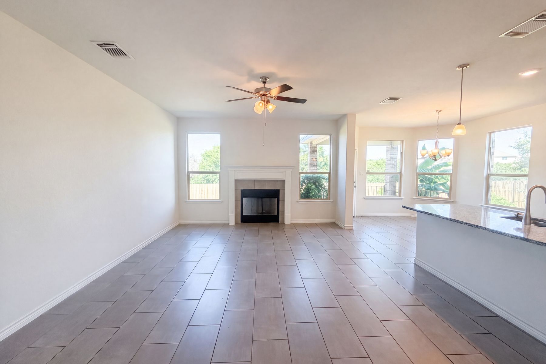 Property photo 3 of 5614 Fenton Ln