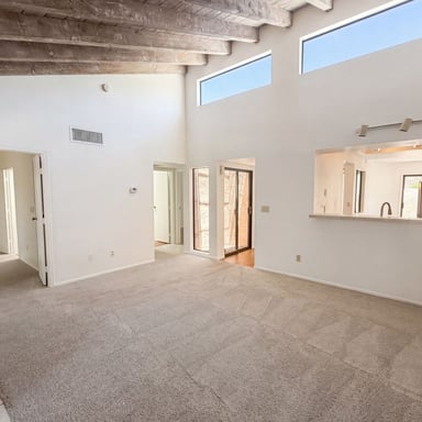 Property photo 3 of 3621 N Forgeus Ave