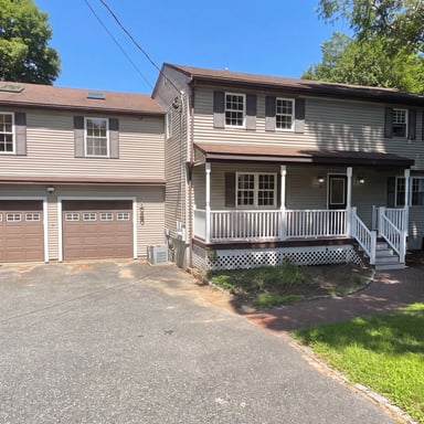 Property photo 1 of 661 Main St