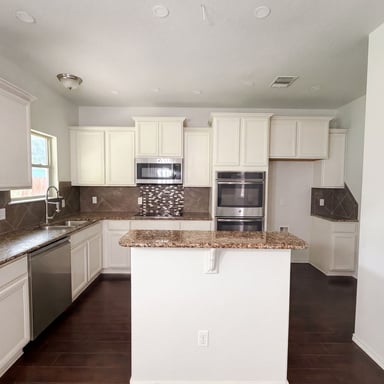 Property photo 2 of 6623 Ambrose Cir