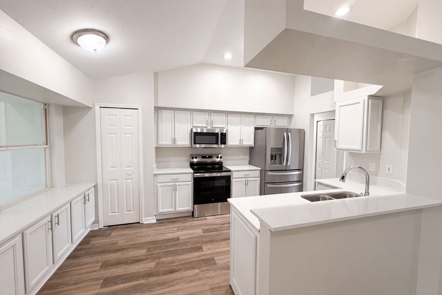 Photo 2 of 19 of 5217 Ponce De Leon Blvd, Sebring, FL