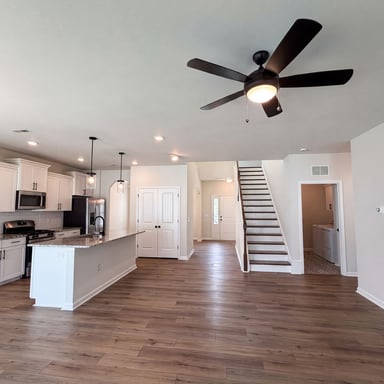 Property photo 3 of 7463 Buckview Ct