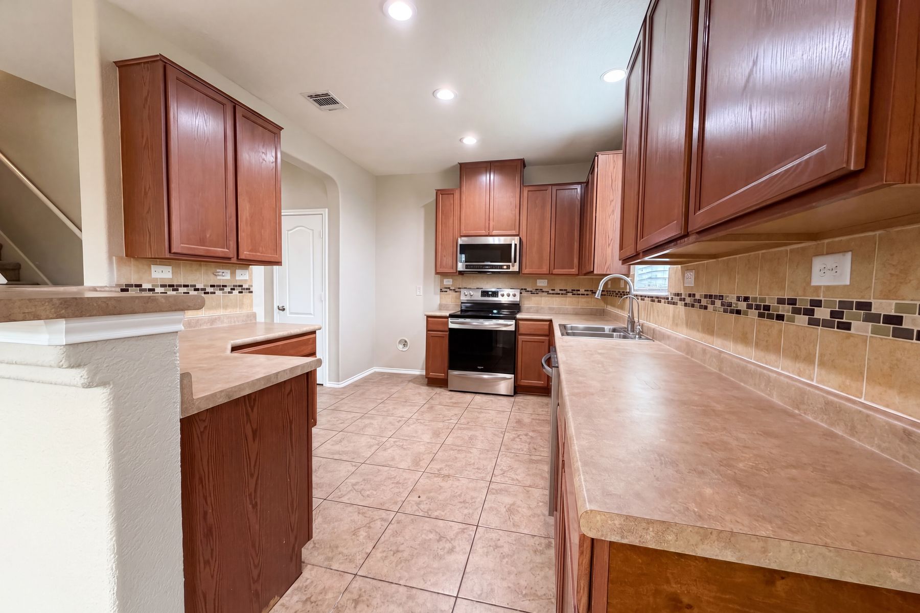 Photo 2 of 19 of 5733 Ty Lindstrom, Schertz, TX