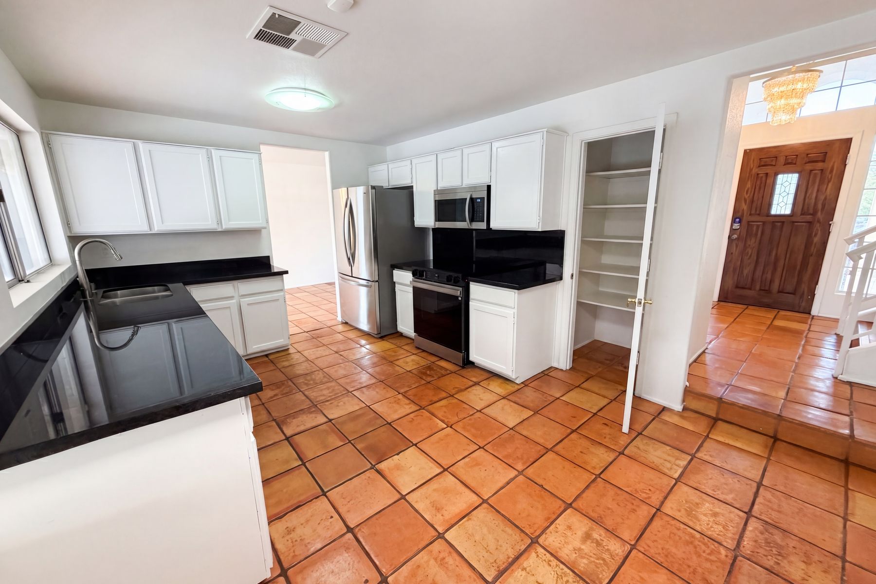 Photo 2 of 32 of 2753 E Northridge Cir, Mesa, AZ