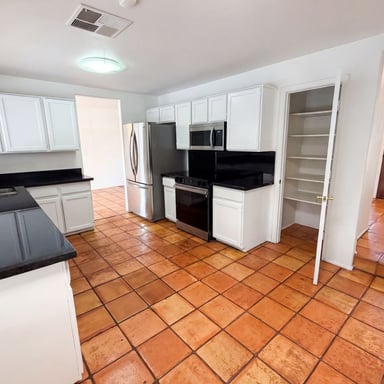 Property photo 2 of 2753 E Northridge Cir