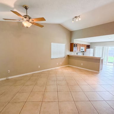 Property photo 3 of 1393 San Diego Ct