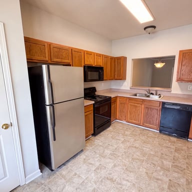 Property photo 2 of 615 Graythorn Ln