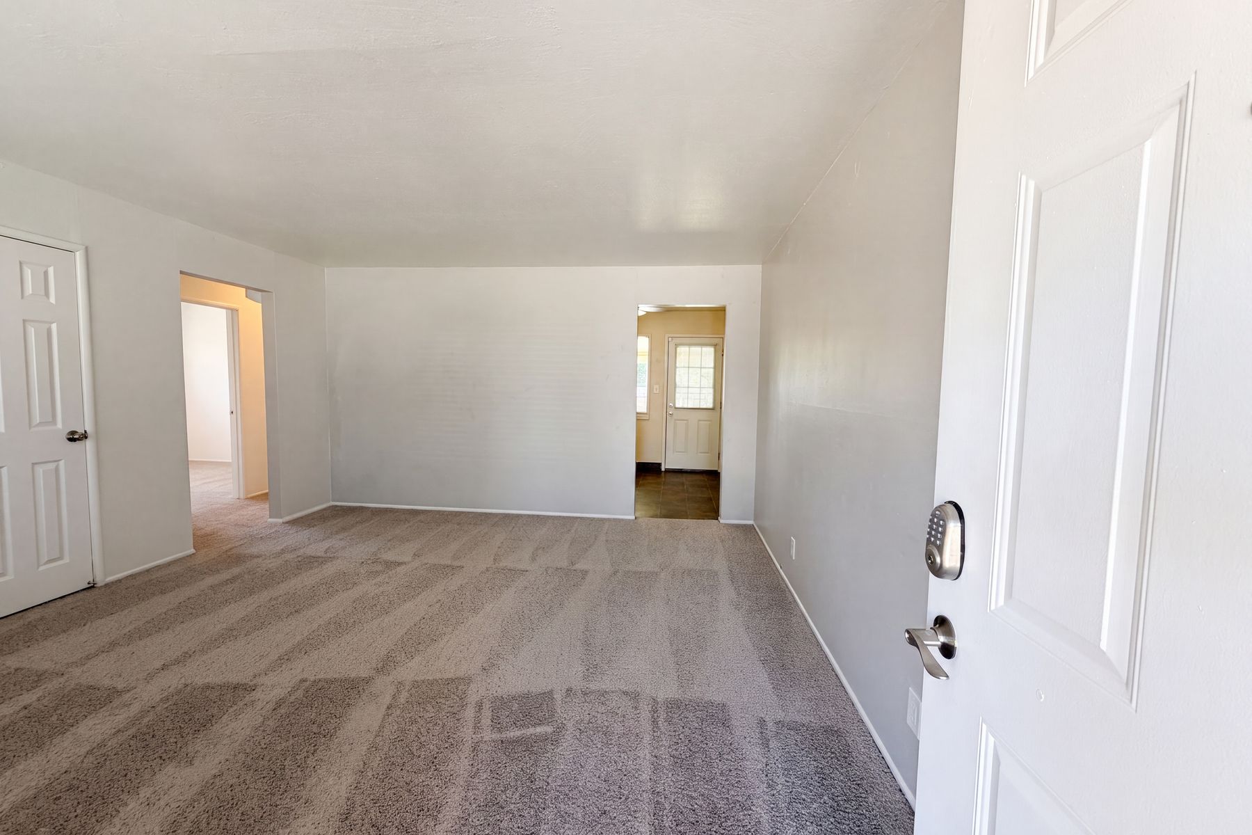 Property photo 3 of 918 Harrison Ave