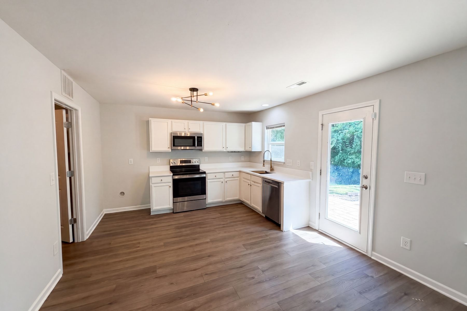 Photo 2 of 16 of 4716 Queen Pierrette St, Raleigh, NC