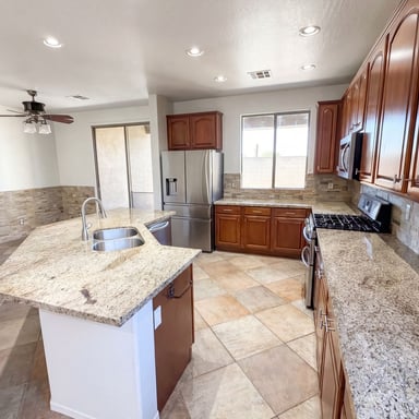 Property photo 2 of 2513 W Florentine Rd