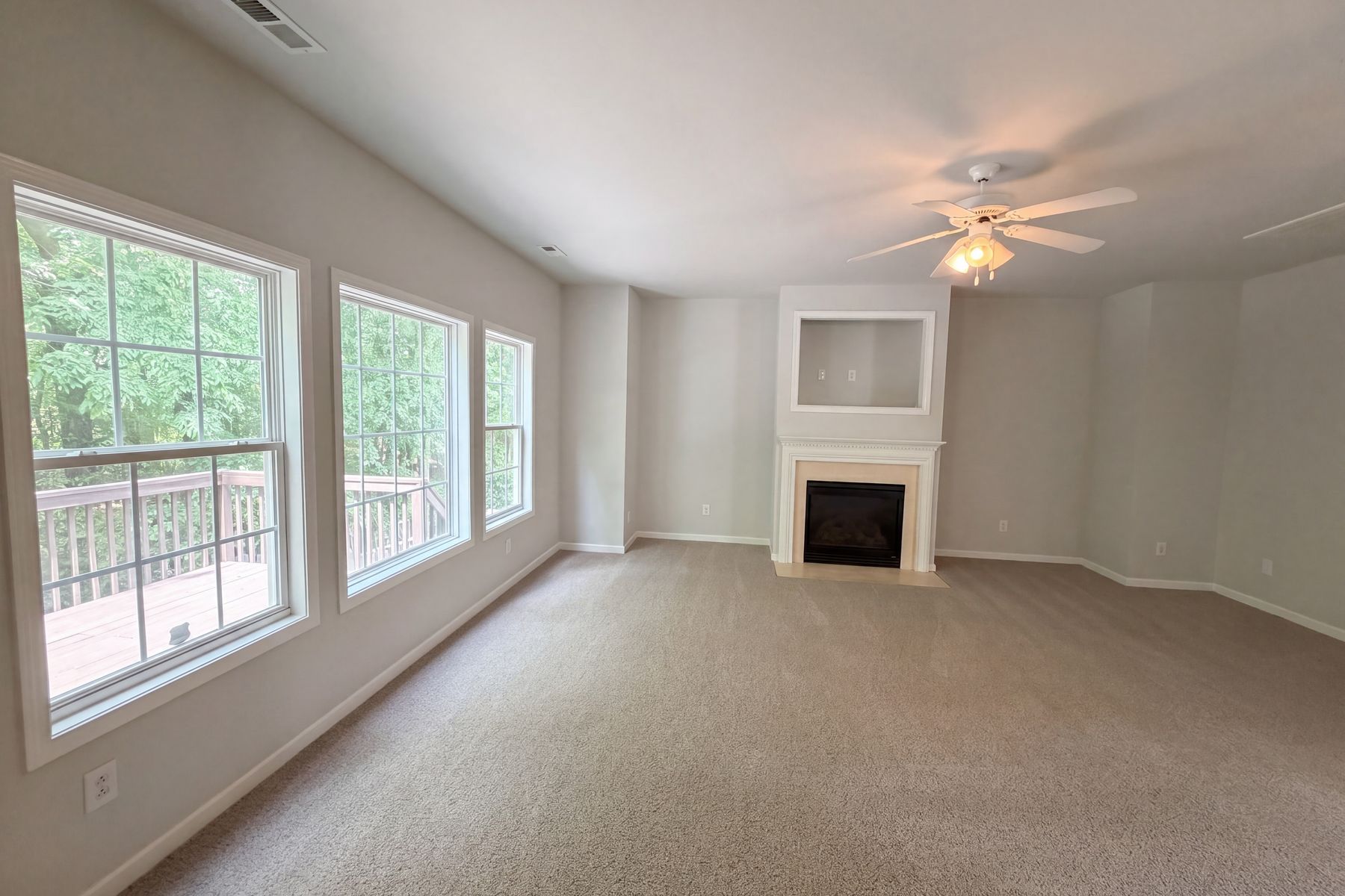 Property photo 3 of 86 Hamilton Hedge Pl
