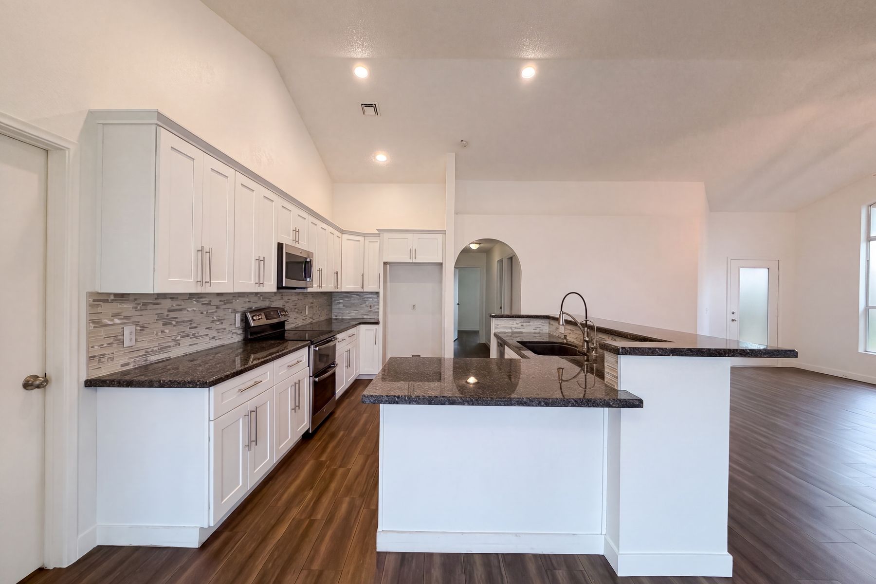 Photo 2 of 20 of 6127 W Harrison St, Chandler, AZ