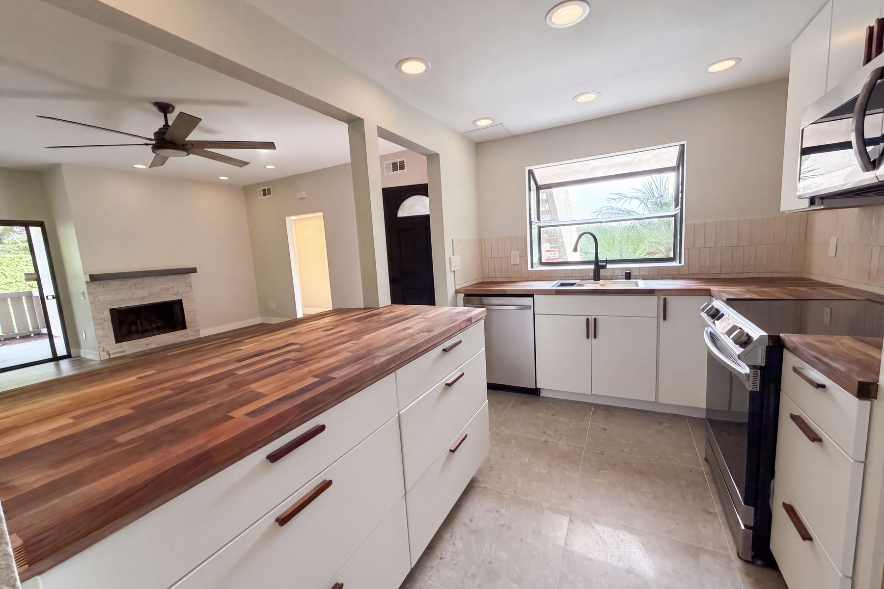 Photo 2 of 22 of 3625 Avocado Village Ct, La Mesa, CA