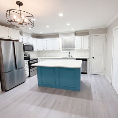 Property photo 2 of 13214 Deepwater Cir