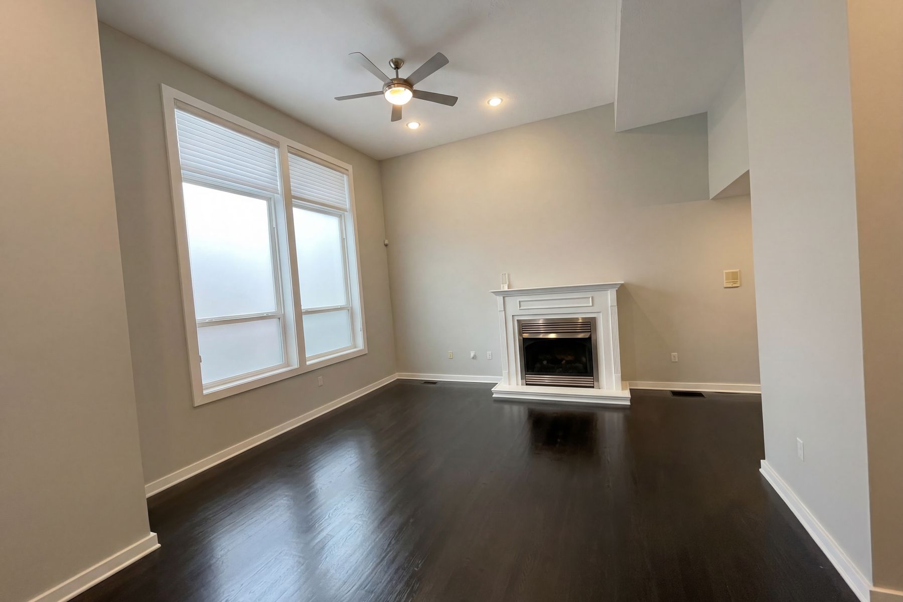 Property photo 3 of 2272 W 5th St