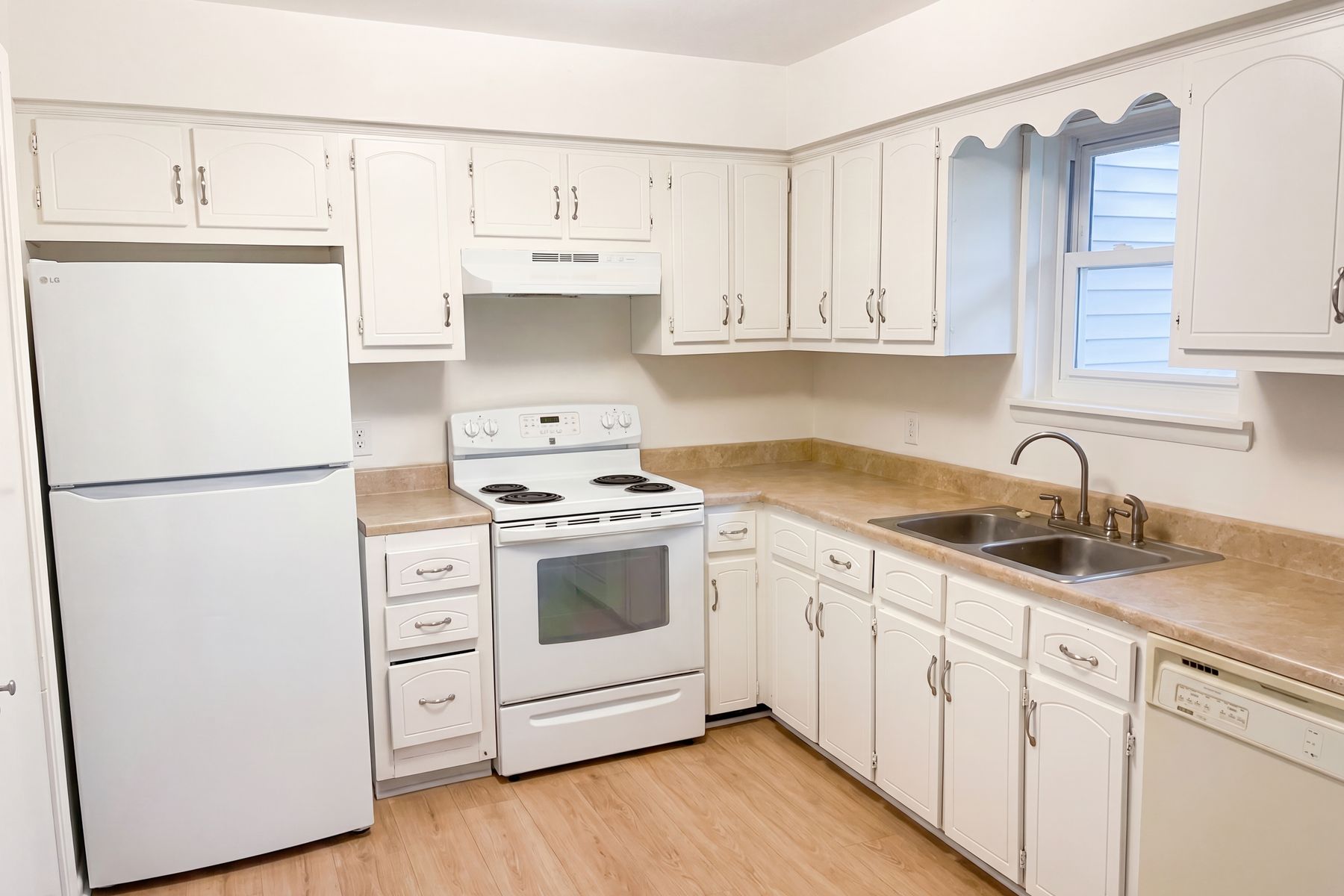 Photo 2 of 20 of 7307 E Ranier Dr, Parsonsburg, MD