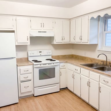 Property photo 2 of 7307 E Ranier Dr