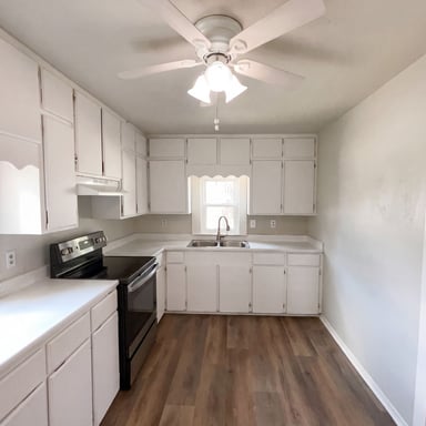 Property photo 2 of 725 Kelly St