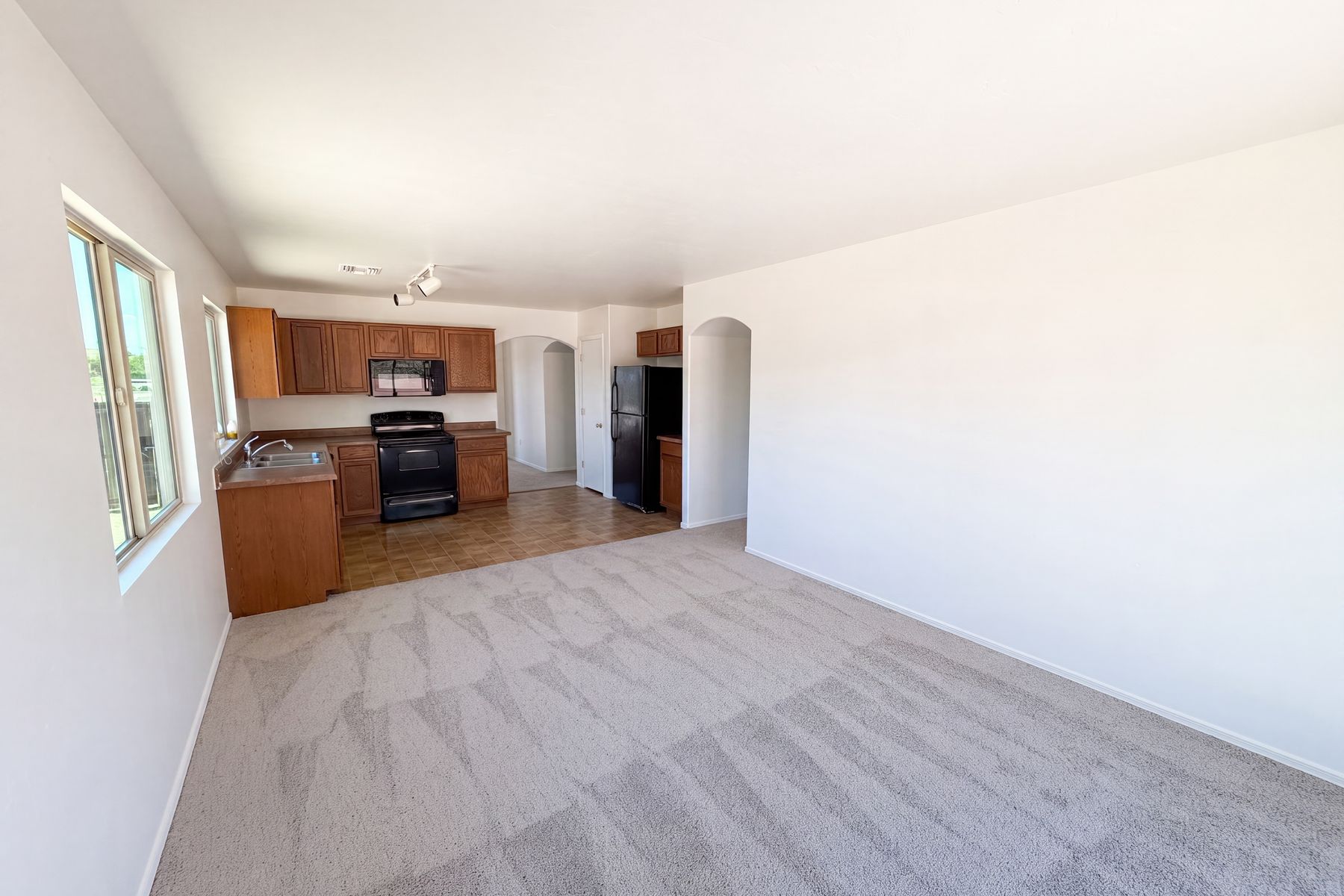 Property photo 3 of 836 W Placita El Cauce Rico