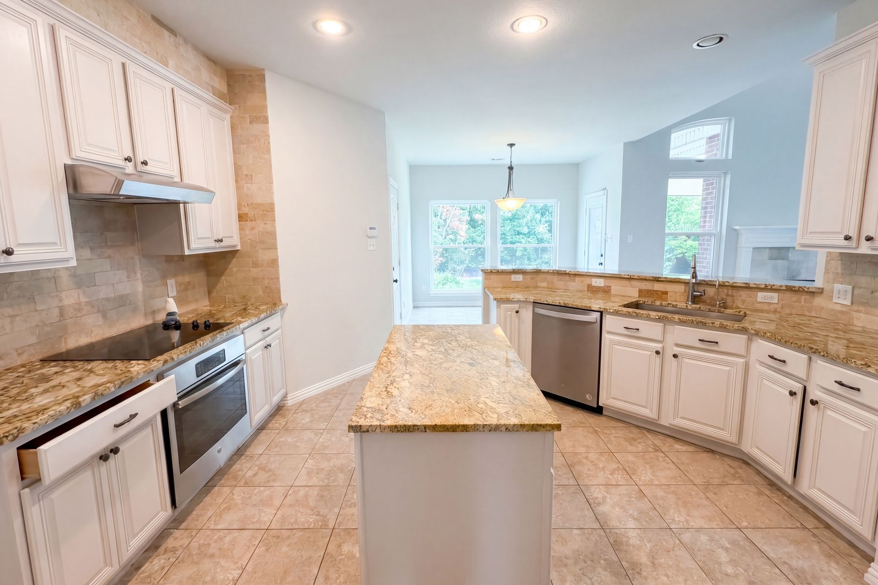 Photo 2 of 24 of 4536 Risinghill Dr, Plano, TX