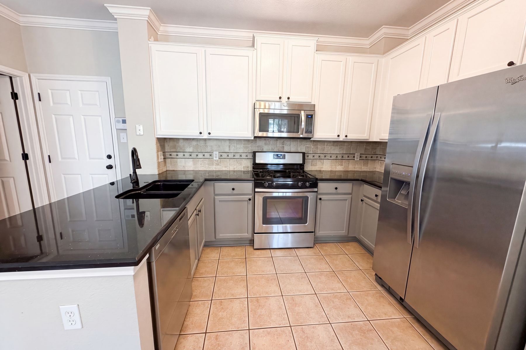 Photo 2 of 22 of 8518 Cahill Dr, Austin, TX