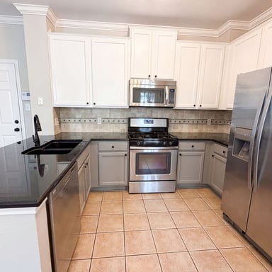 Property photo 2 of 8518 Cahill Dr Apt 19