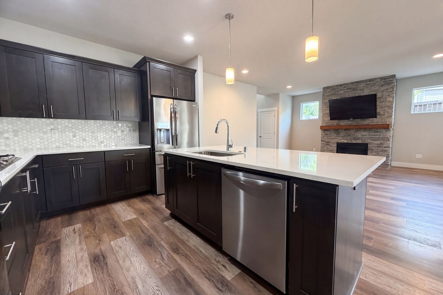 Photo 2 of 19 of 2602 S 11th Ct, Ridgefield, WA