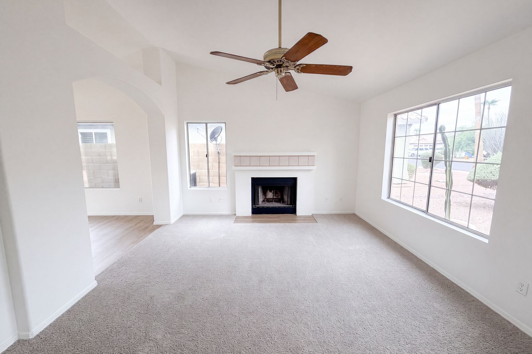 Property photo 3 of 2945 E Hononegh Dr