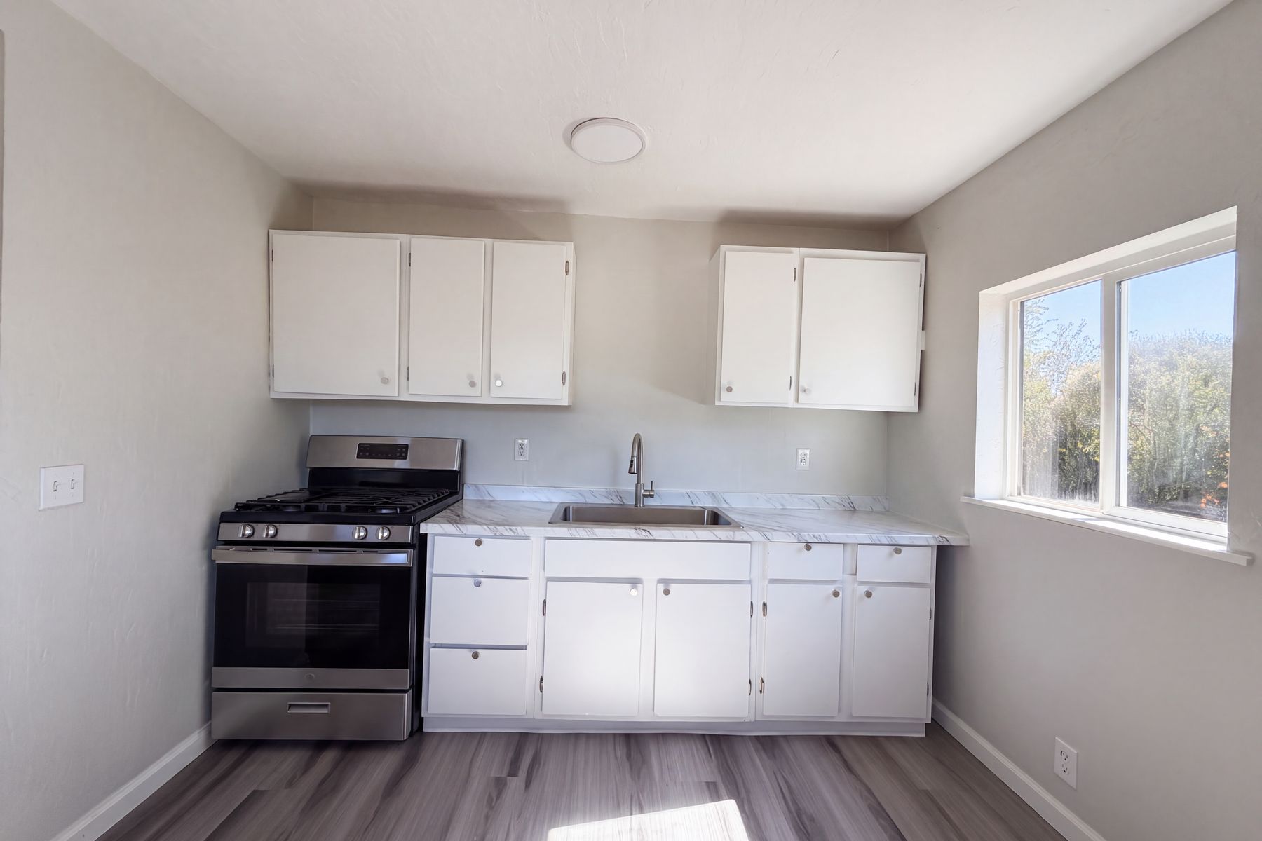 Photo 2 of 20 of 2145 Oro Bangor Hwy, Oroville, CA