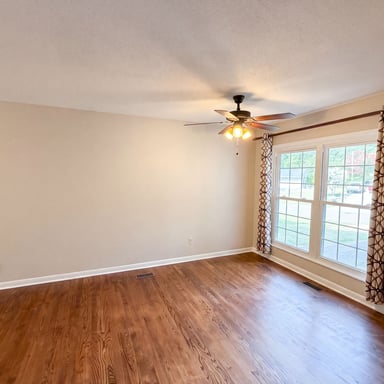 Property photo 3 of 1716 Timberlane St