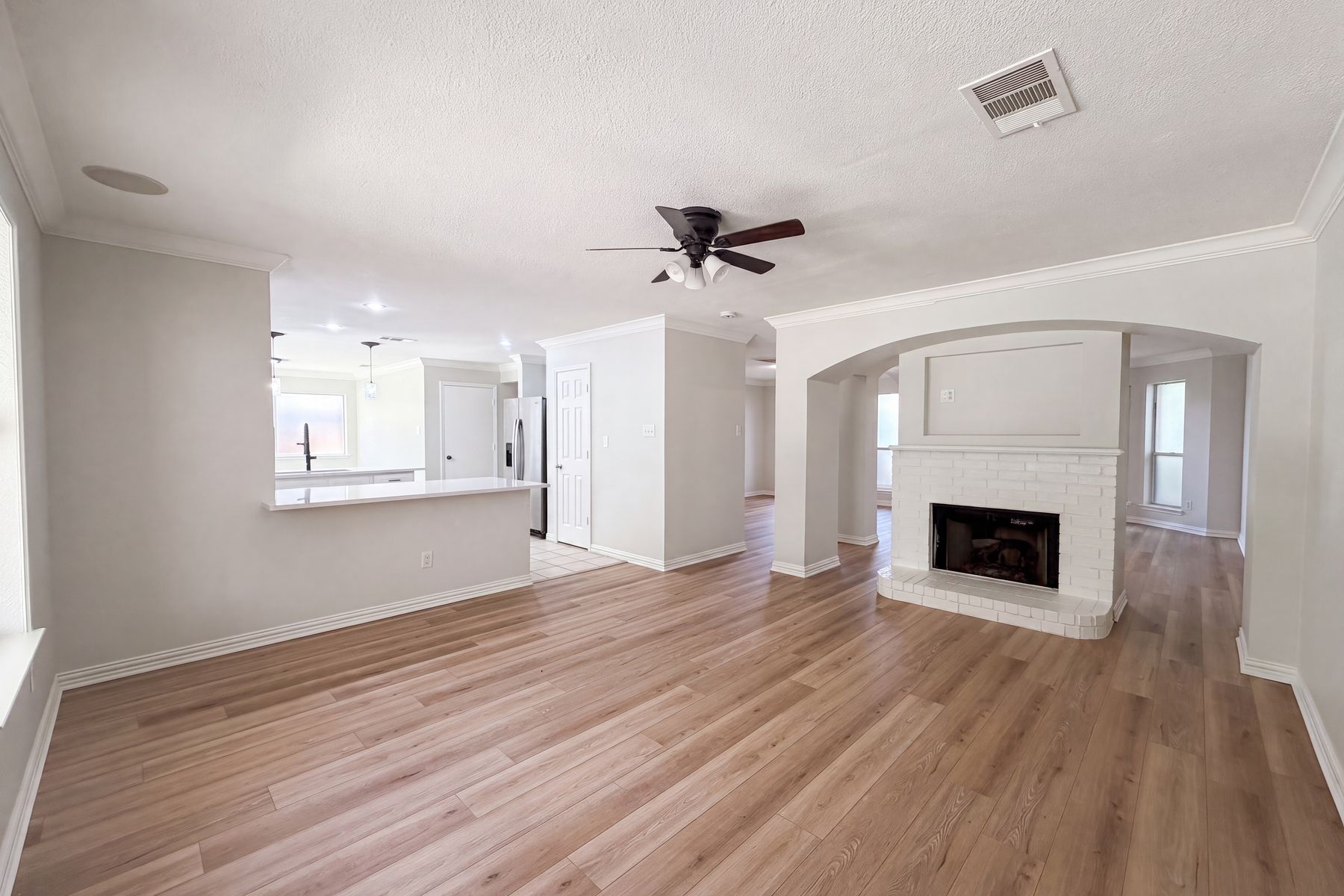 Property photo 3 of 6878 Genevieve Dr