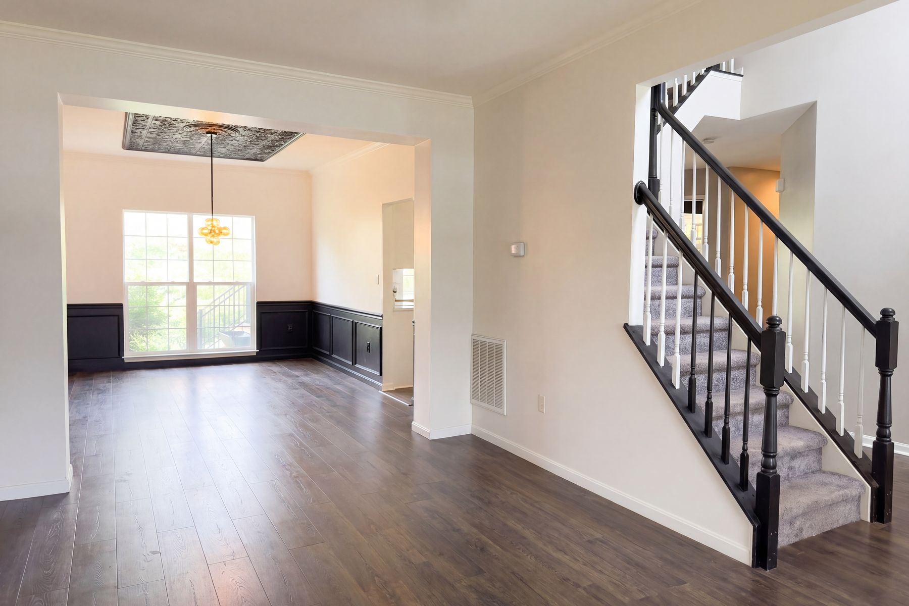 Property photo 3 of 160 Aden Dr