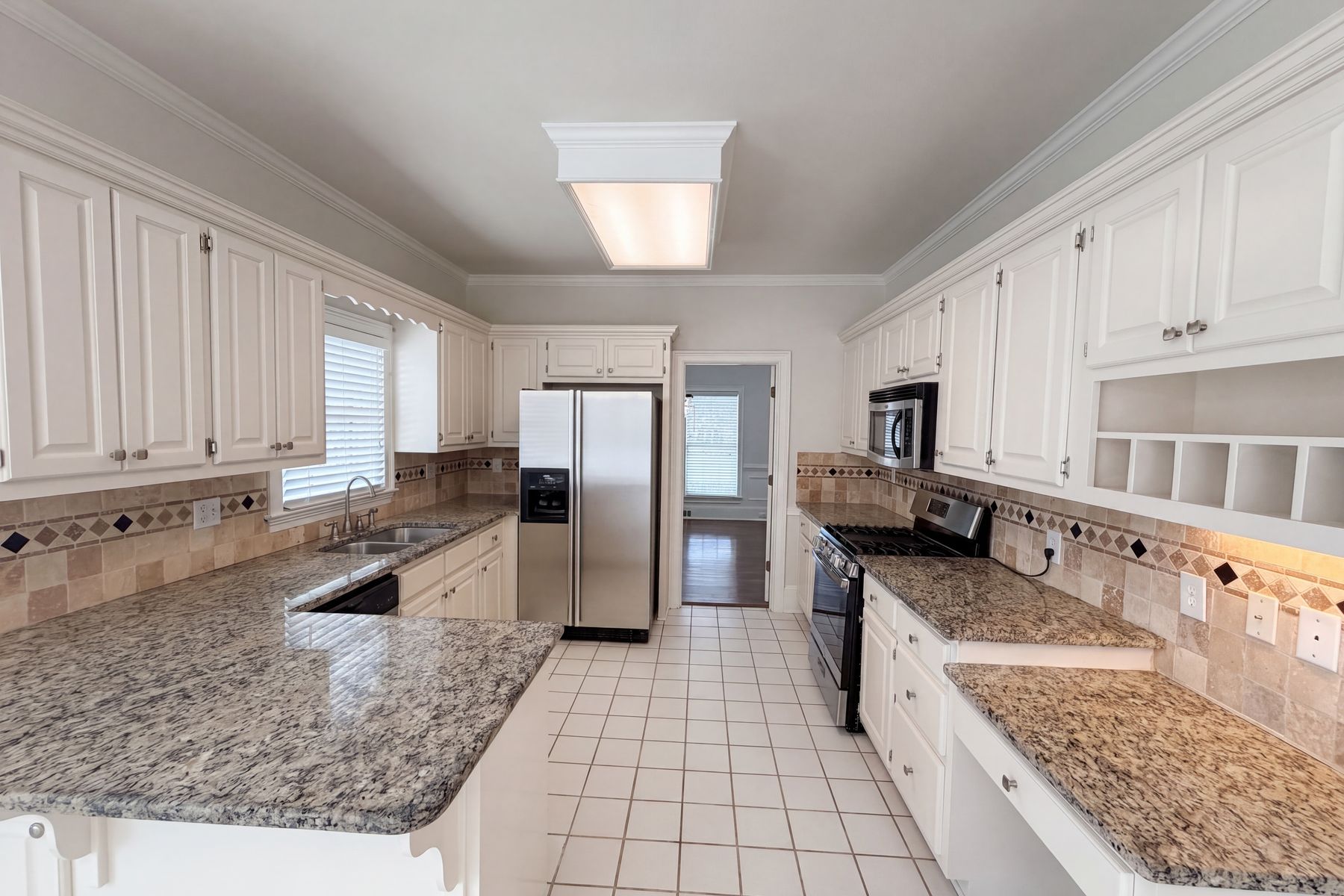 Photo 2 of 26 of 4342 Trotters Way Dr, Snellville, GA
