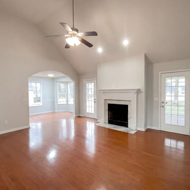 Property photo 3 of 403 Buckingham Blvd