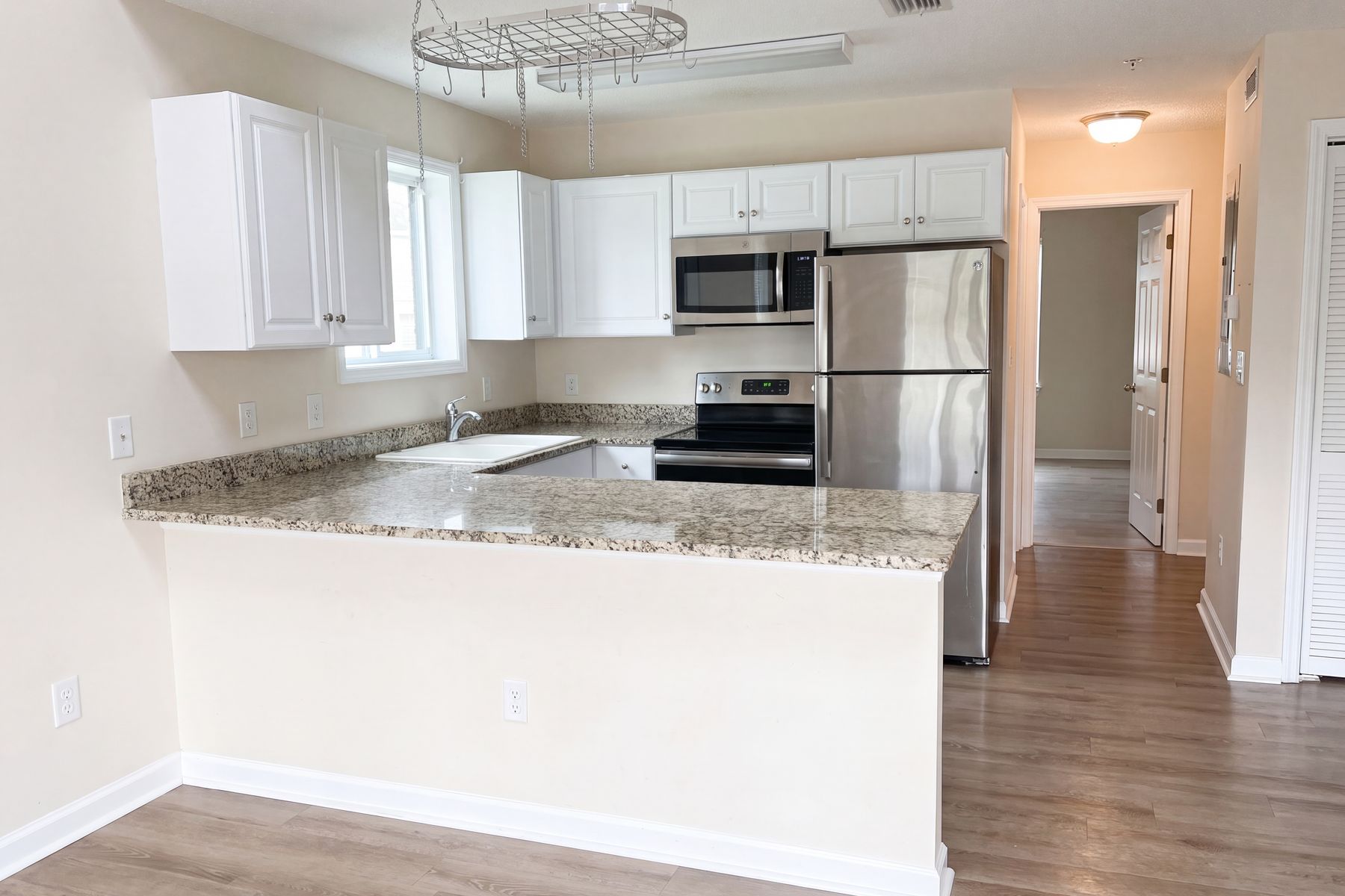 Photo 2 of 22 of 510 Fairwood Lakes Dr, Myrtle Beach, SC