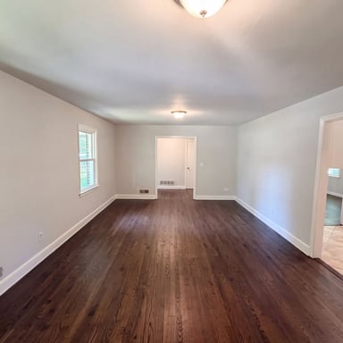 Property photo 3 of 927 Greenlawn Dr