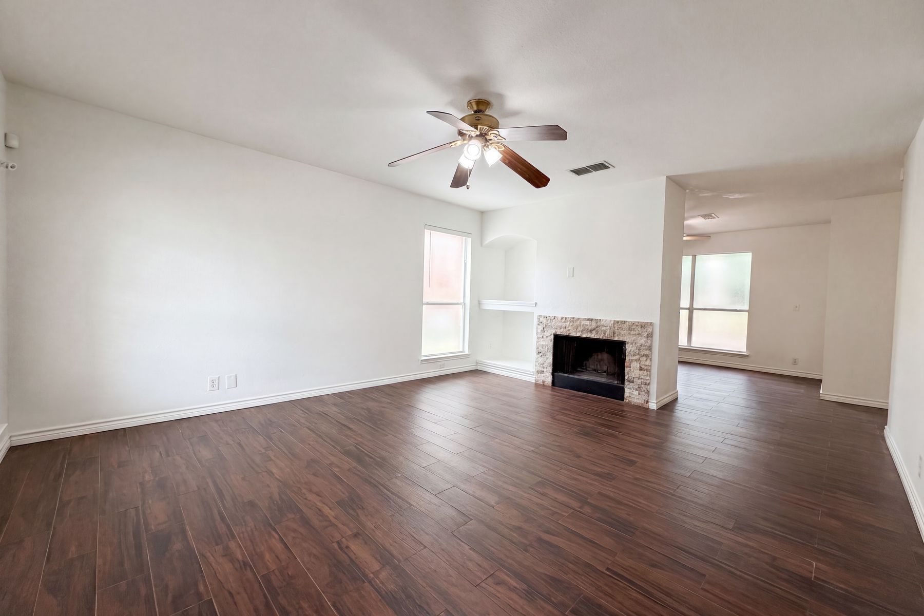 Property photo 3 of 8423 Berry Knoll Dr